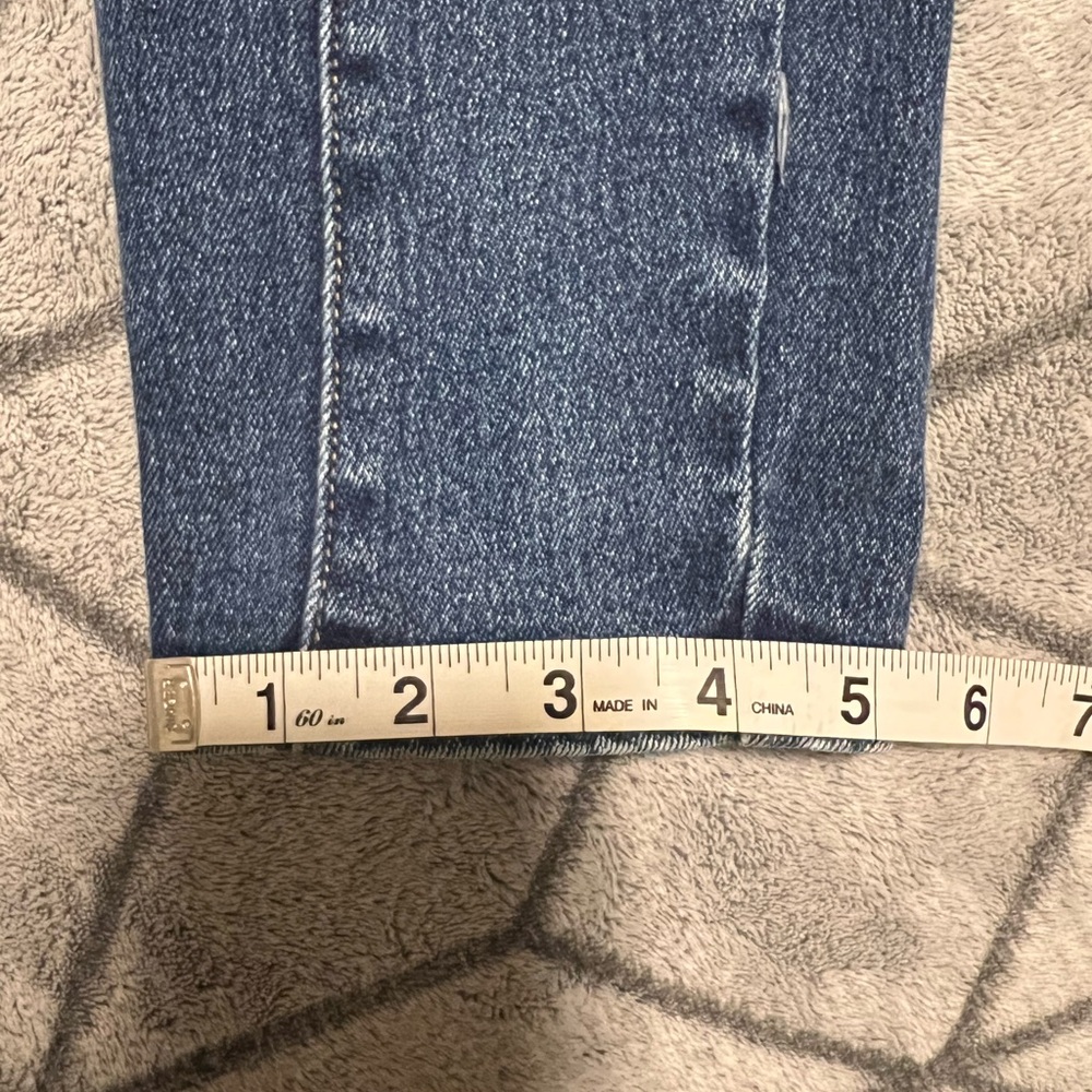 EUC Reno Button Embellished Dark Wash Stretchy Mom Jeans Size 26-27 - Picture 5 of 9